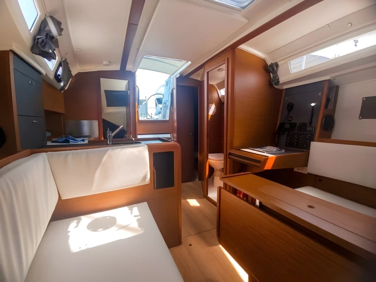 Jeanneau Sun Odyssey 440 da affittare a  Pola