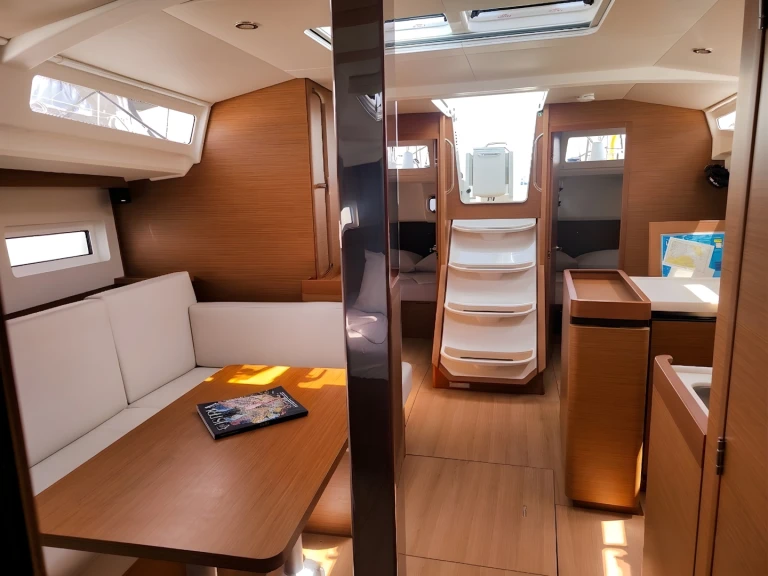 Noleggiare una Jeanneau Sun Odyssey 440 a Pola