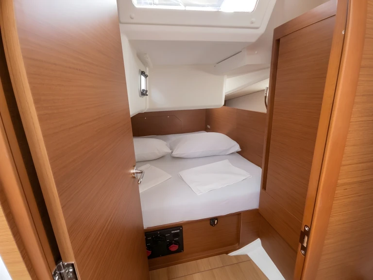 Jeanneau Sun Odyssey 440 da affittare a  Pola