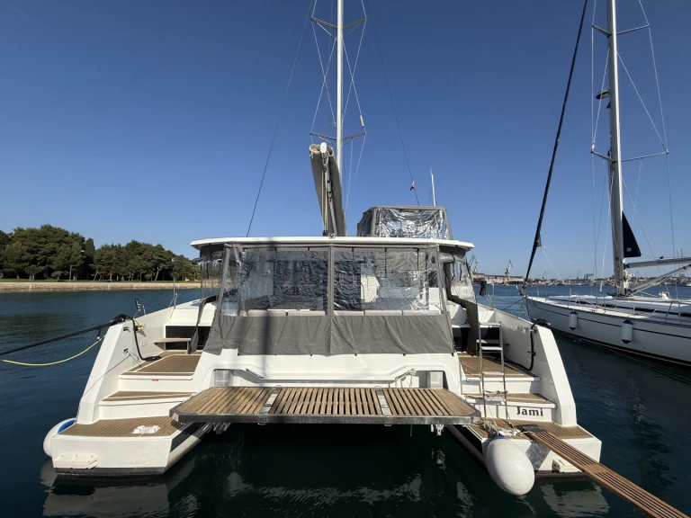 Noleggio Catamarano Fountaine Pajot con patente nautica