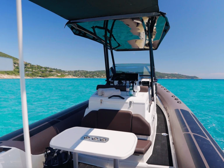 Noleggiare una Brig Eagle 10 a Cannes