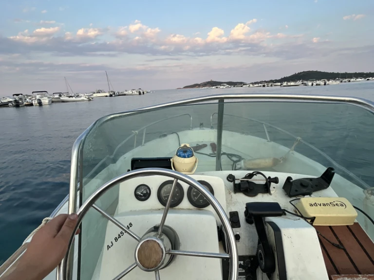 Gommone a noleggio a Pinarellu al miglior prezzo