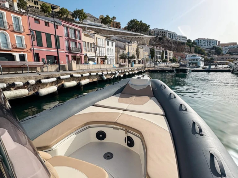 Noleggio Gommone Bwa con patente nautica