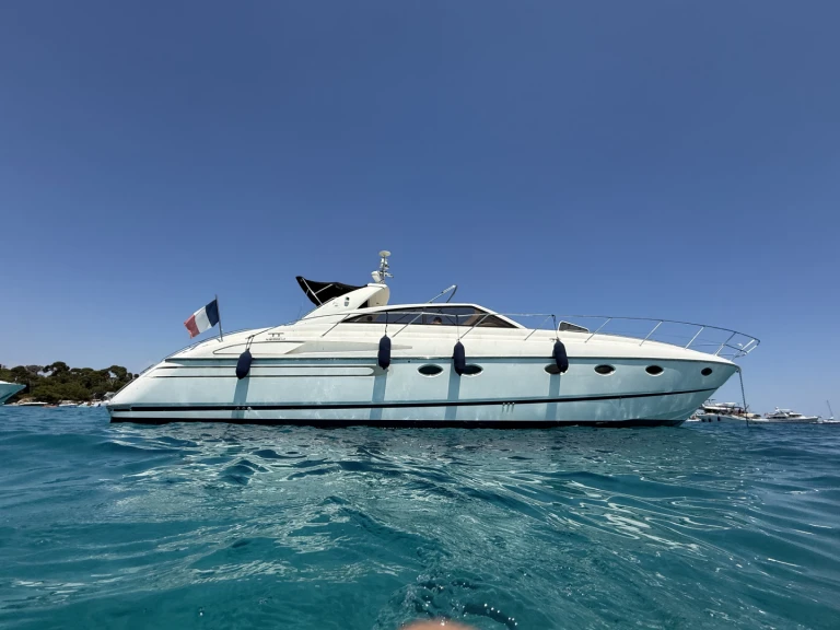 Noleggiare una Princess Princess V52 a Cannes