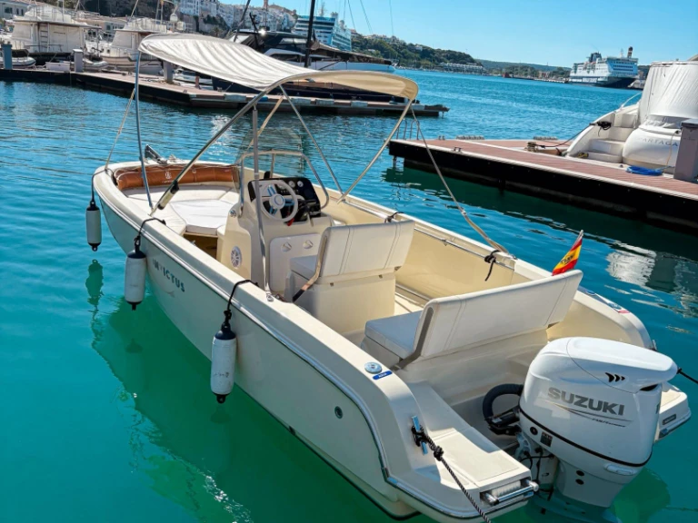 Invictus  Invictus 190 FX da affittare a  Mahon Port