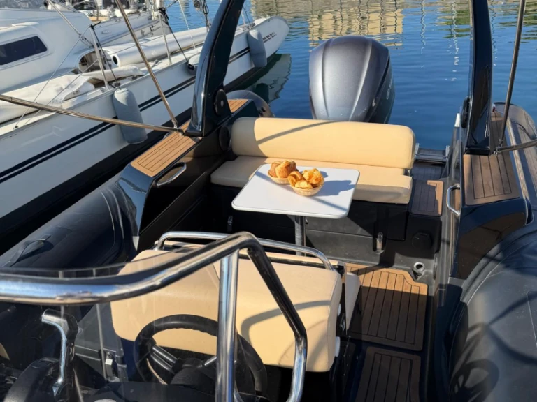 Noleggio Gommone con o senza skipper Capelli a Ajaccio