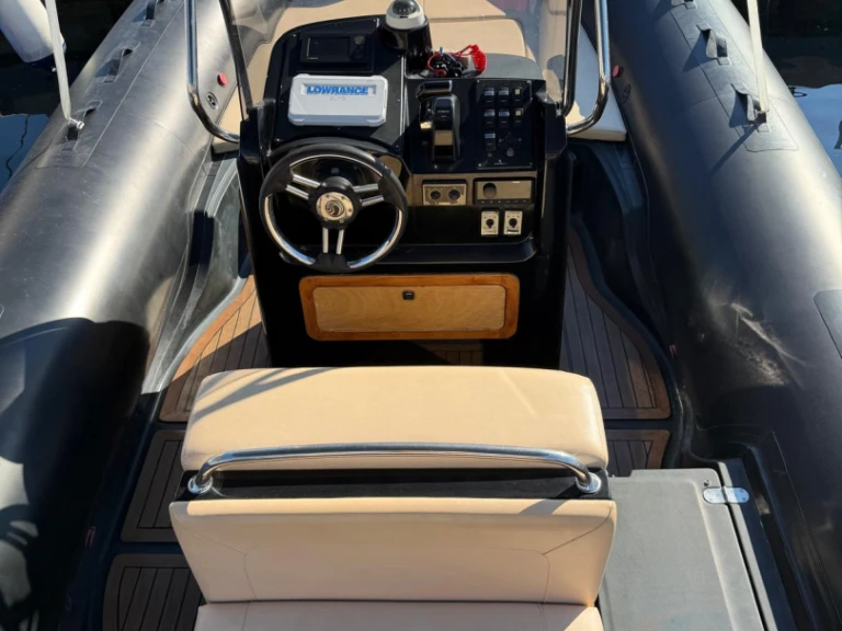 Noleggio Gommone Capelli con patente nautica
