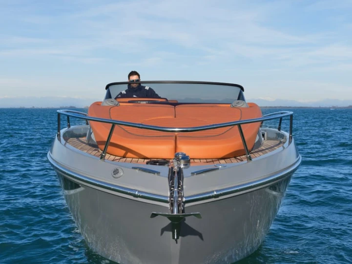 Noleggio Barca a motore a Olbia – Cranchi E30