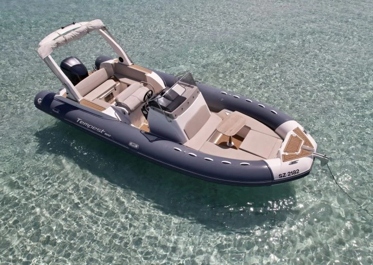 Noleggio a Bonifacio – Capelli Temepst 800 Open su SamBoat