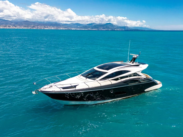 Noleggio Yacht di lusso con o senza skipper Marquis a Saint-Tropez