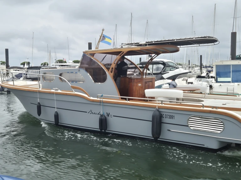 Noleggio Barca a motore Beacher con patente nautica