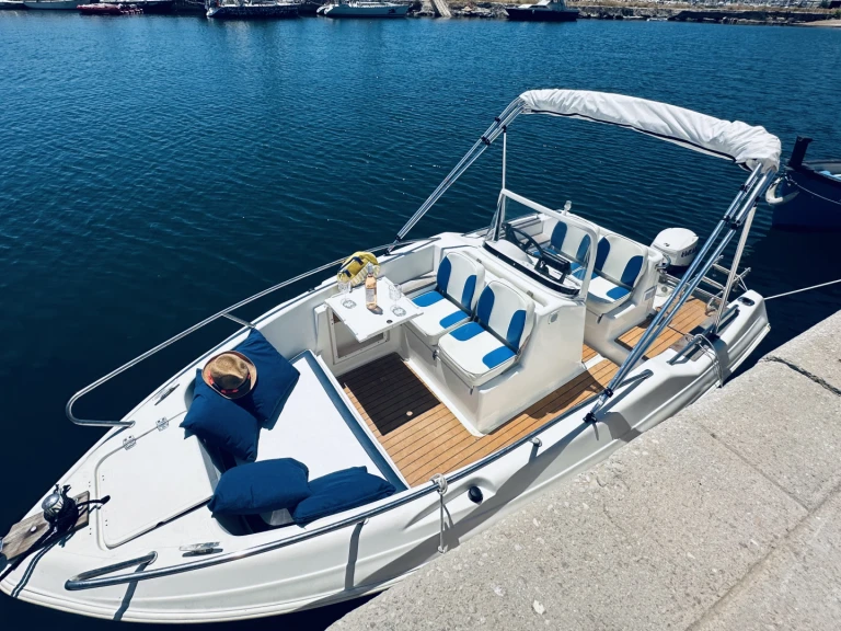 Noleggio Barca a motore a Carro – Quicksilver Quicksilver 505 Commander
