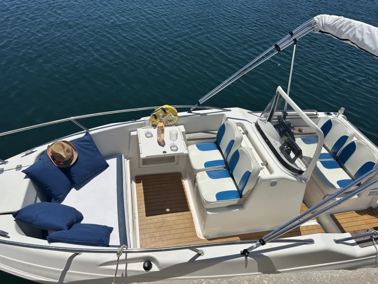 Noleggio Barca a motore con o senza skipper Quicksilver a Carro