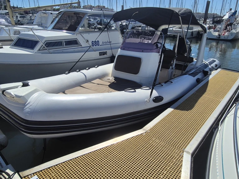 Brig Eagle 650 da affittare a  Arcachon