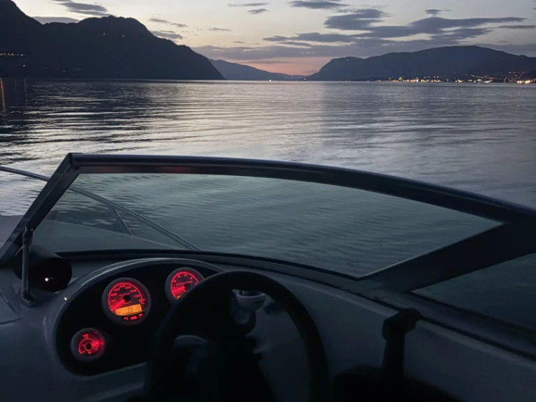 Noleggio a Viviers-du-Lac – Astromar LC595 su SamBoat