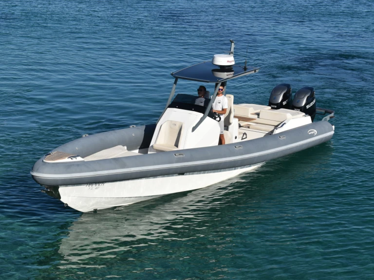 Noleggiare una Seafighter Shadow 36 a Skiathos