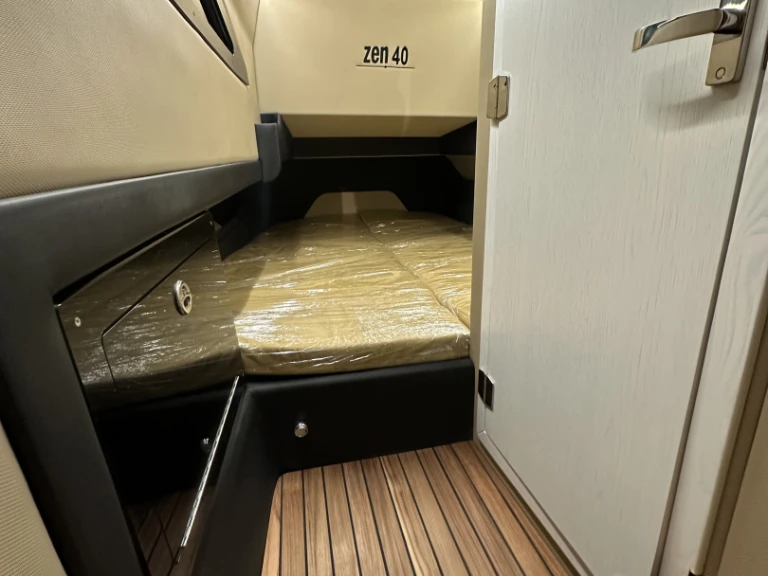 Noleggio Gommone ZEN MARINE con patente nautica