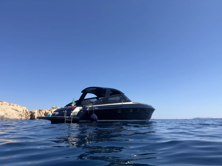 Noleggio Barca a motore a Poltu Quatu – Baia 48