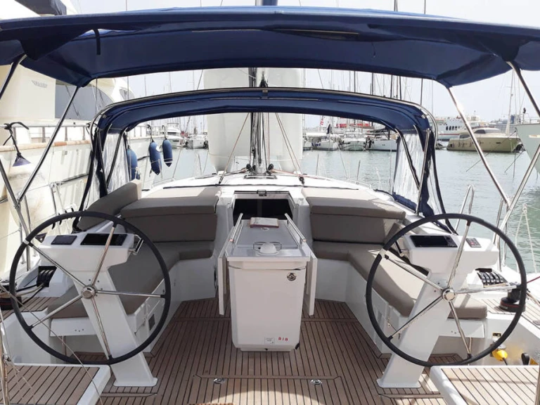 Noleggio Barca a vela Bénéteau con patente nautica