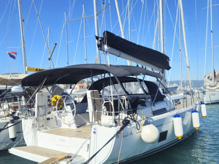 Noleggio Barca a vela a Trogir – Hanse Hanse 418