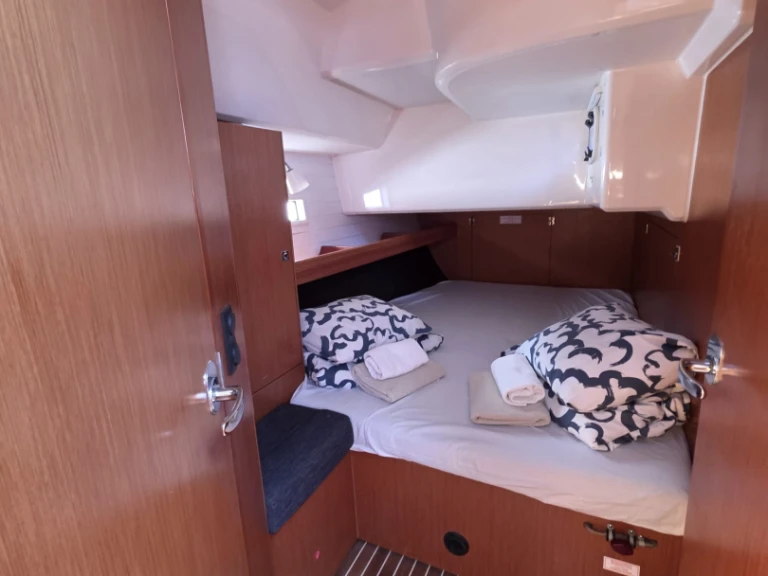 Noleggiare una Bavaria Cruiser 46 a Novi