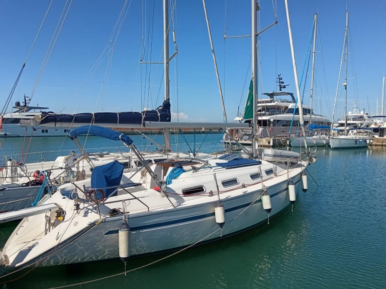 Noleggio Barca a vela con o senza skipper Bavaria a Genova