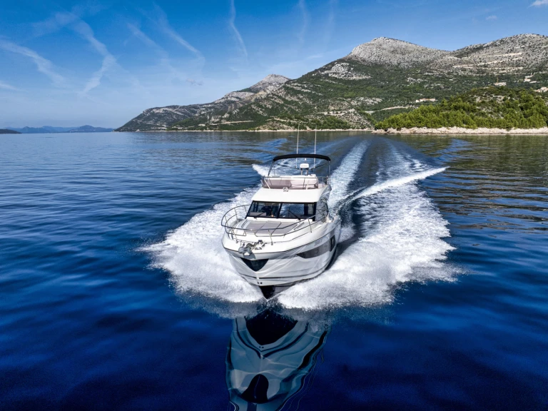 Noleggio Barca a motore a Ragusa (Dubrovnik) – Jeanneau Prestige 420 Fly