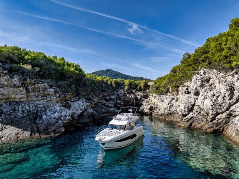 Noleggio barche Jeanneau Prestige 420 Fly a Ragusa (Dubrovnik) su Samboat