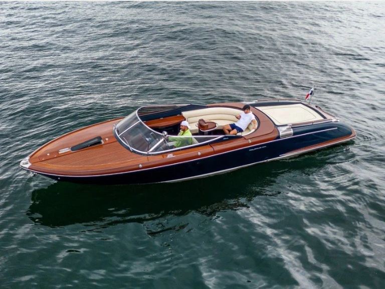 Noleggio Barca a motore con o senza skipper Riviera a Panama City Beach