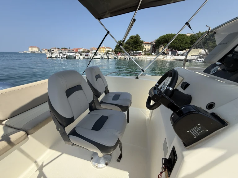 Noleggio Barca a motore con o senza skipper Quicksilver a Parenzo (Poreč)
