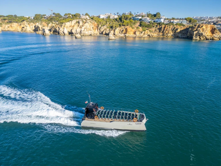 Noleggiare una drassanes Custom a Marina de Lagos