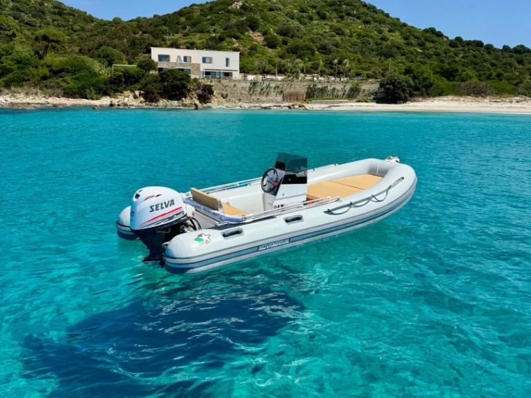 Novamarine RH460 da affittare a  Villasimius