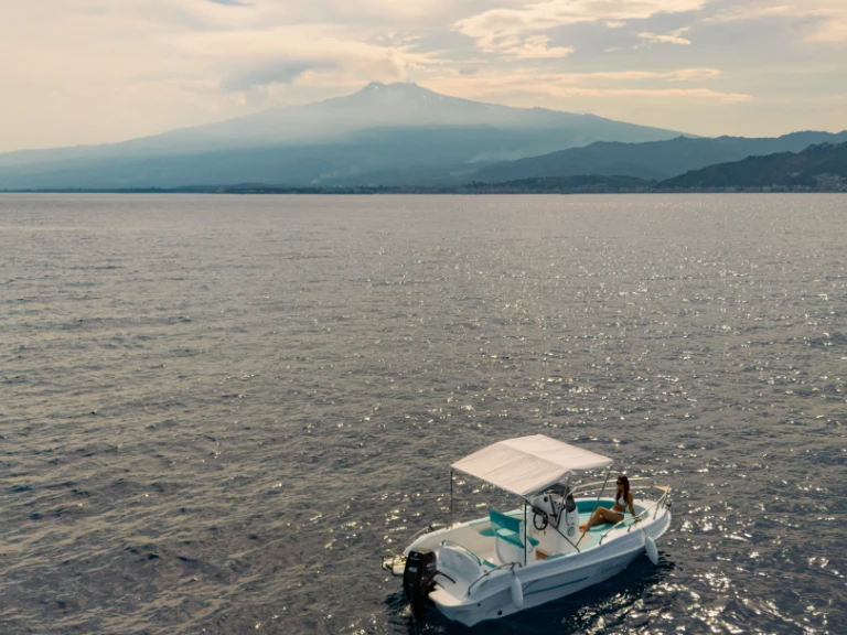 Noleggio barche blumax 19 pro Blumax 19 Pro a Taormina su Samboat