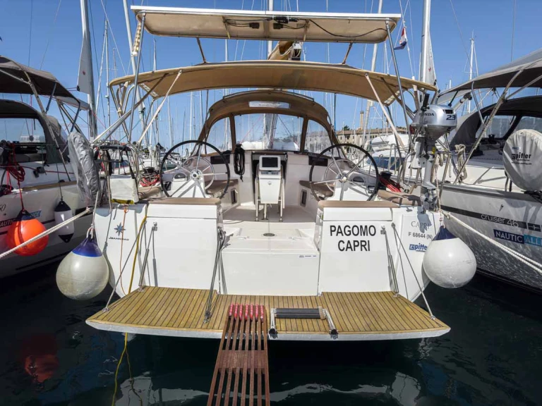 Jeanneau Sun Odyssey 449 da affittare a  Pola