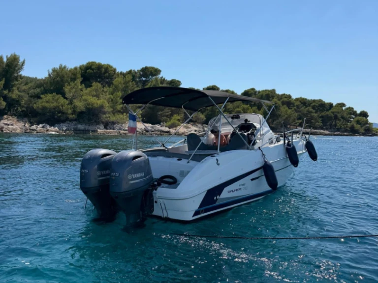 Barca a motore a noleggio a Mandelieu-la-Napoule al miglior prezzo