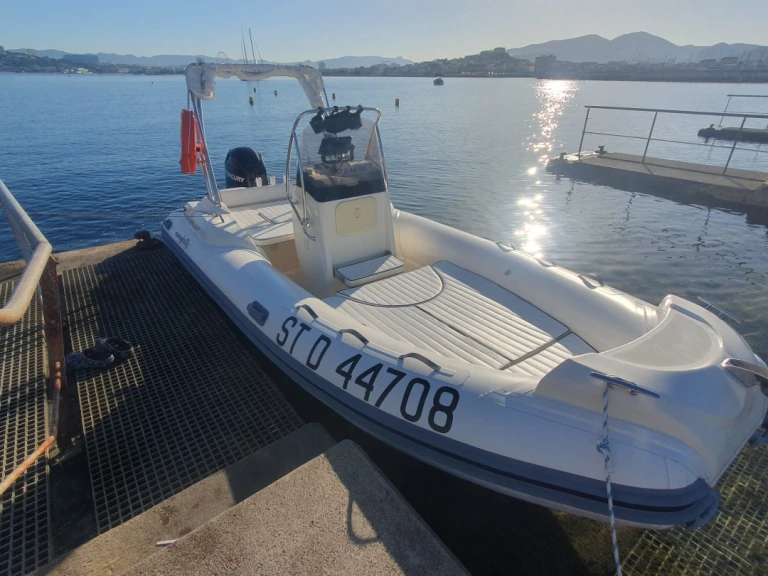 Noleggio Gommone Nuova Jolly con patente nautica
