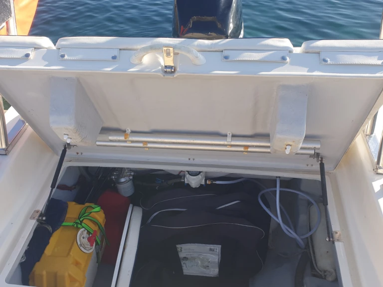 Noleggio a Marsiglia – Nuova Jolly King 500 exclusive su SamBoat