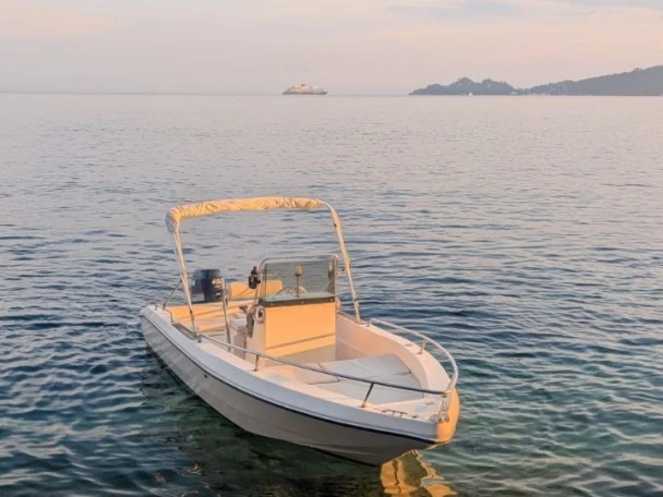 Noleggiare una Capelli Cap16 a Porto Turistico Internazionale Di Rapallo