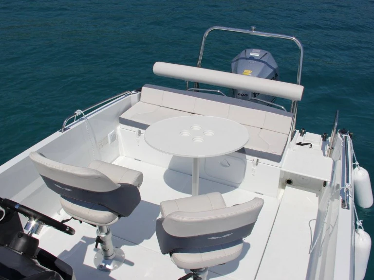 Noleggio barche Quicksilver Activ 605 Open Pack Sport a Marsiglia su Samboat