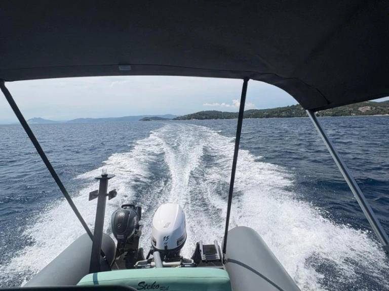 Gommone a noleggio a Skiathos al miglior prezzo