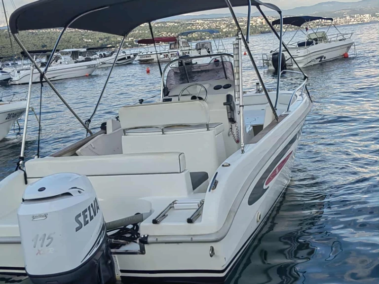 Noleggio Barca a motore Selva con patente nautica