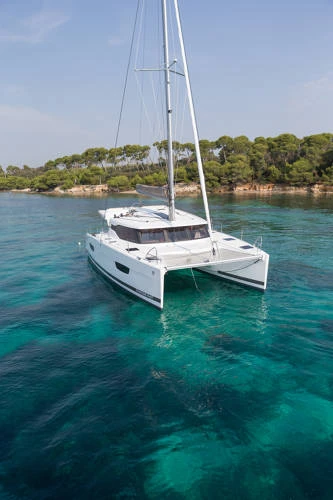Noleggio Catamarano con o senza skipper Fountaine Pajot a Cannes
