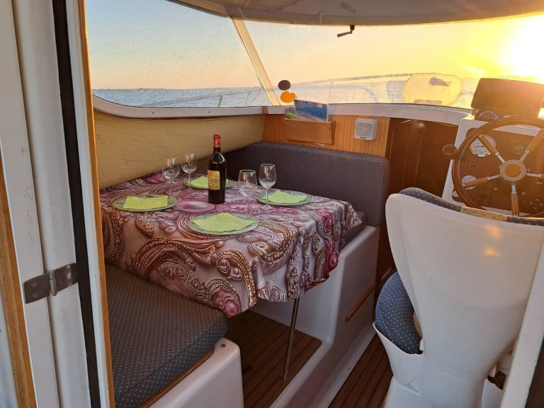 Noleggio Barca a motore Quicksilver con patente nautica