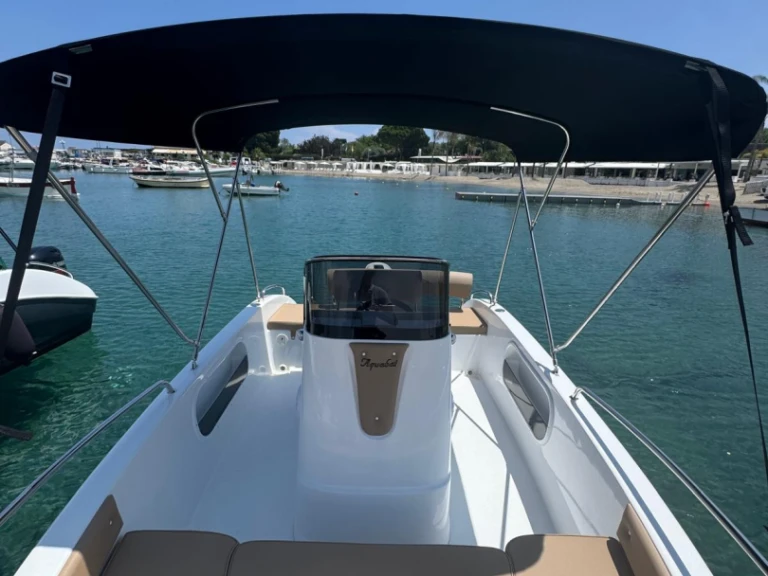 Noleggiare una Aquabat Sport Line 19 a Giardini-Naxos