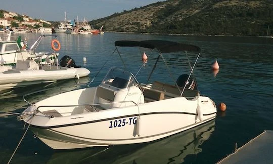 Noleggio Barca a motore Quicksilver con patente nautica