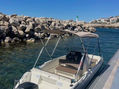 Noleggio barche Quicksilver Activ 505 Open a Marsiglia su Samboat