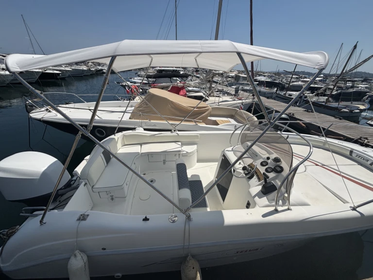 Barca a motore a noleggio a Sainte-Maxime al miglior prezzo
