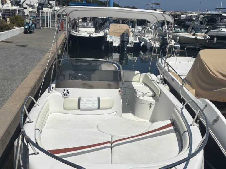 Noleggio a Sainte-Maxime – Selva Selva D 6.6 C su SamBoat