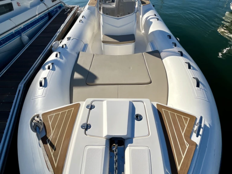 Noleggio Gommone Capelli con patente nautica