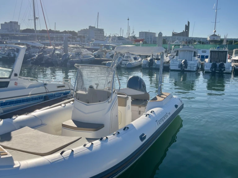 Noleggio a Royan – Capelli Tempest 700 Sun su SamBoat